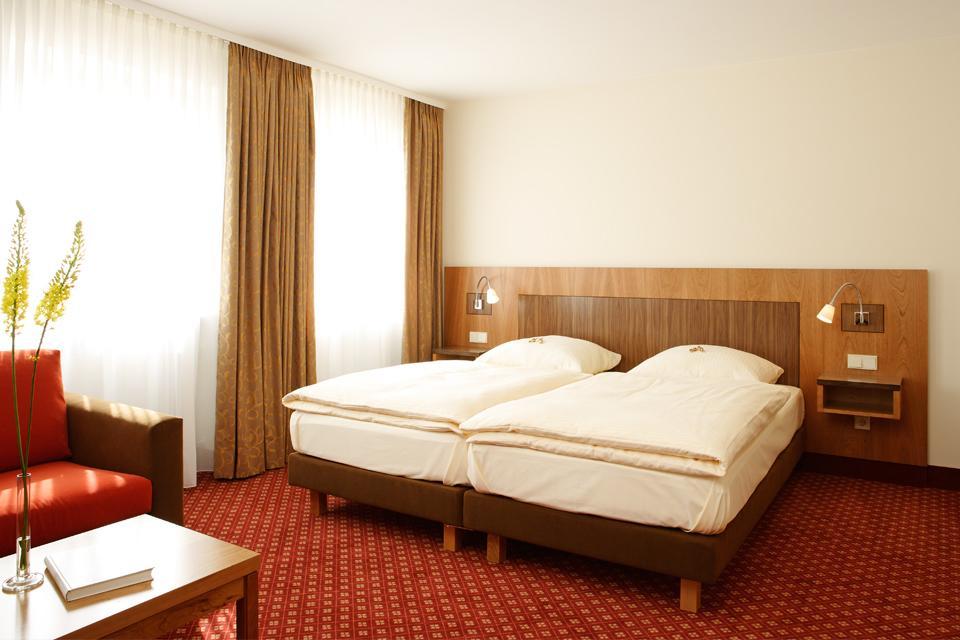 Hotel Landgasthof Gschwendtner Allershausen Exterior photo